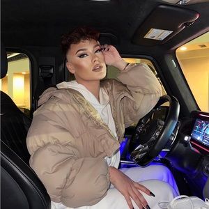 Meet your Posher, Diego